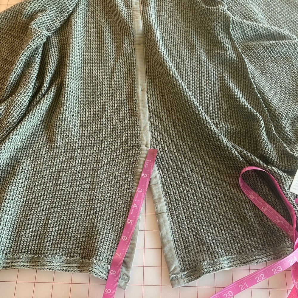 Blue Rain Francesca’s size small sea foam green boho knit comfy cardigan - Picture 6 of 16